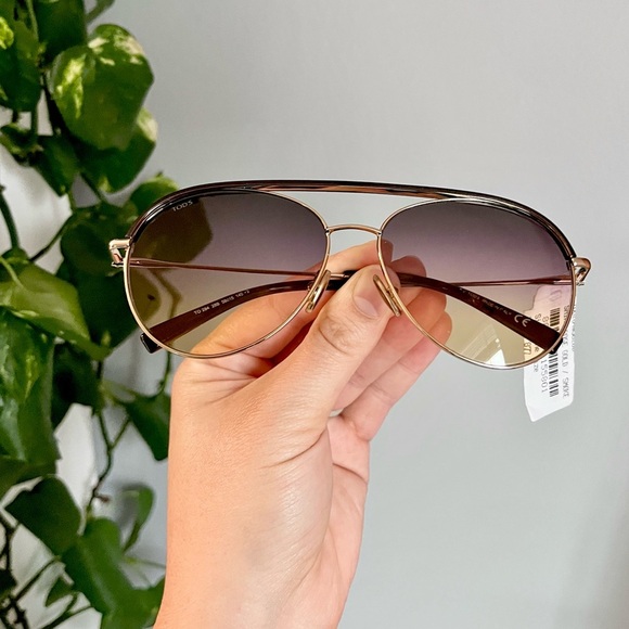 Tod’s Leather Frame Gold & Brown Aviator Sunglasses - Picture 2 of 15